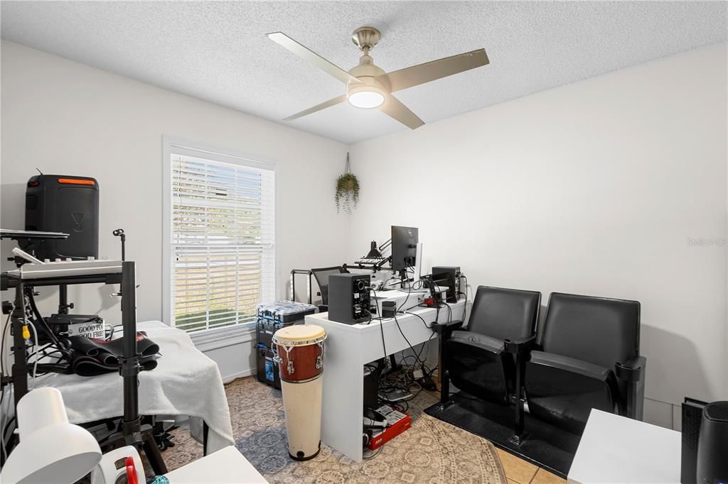 На продажу: $315,000 (3 спален, 2 ванн, 1056 Квадратных фут)