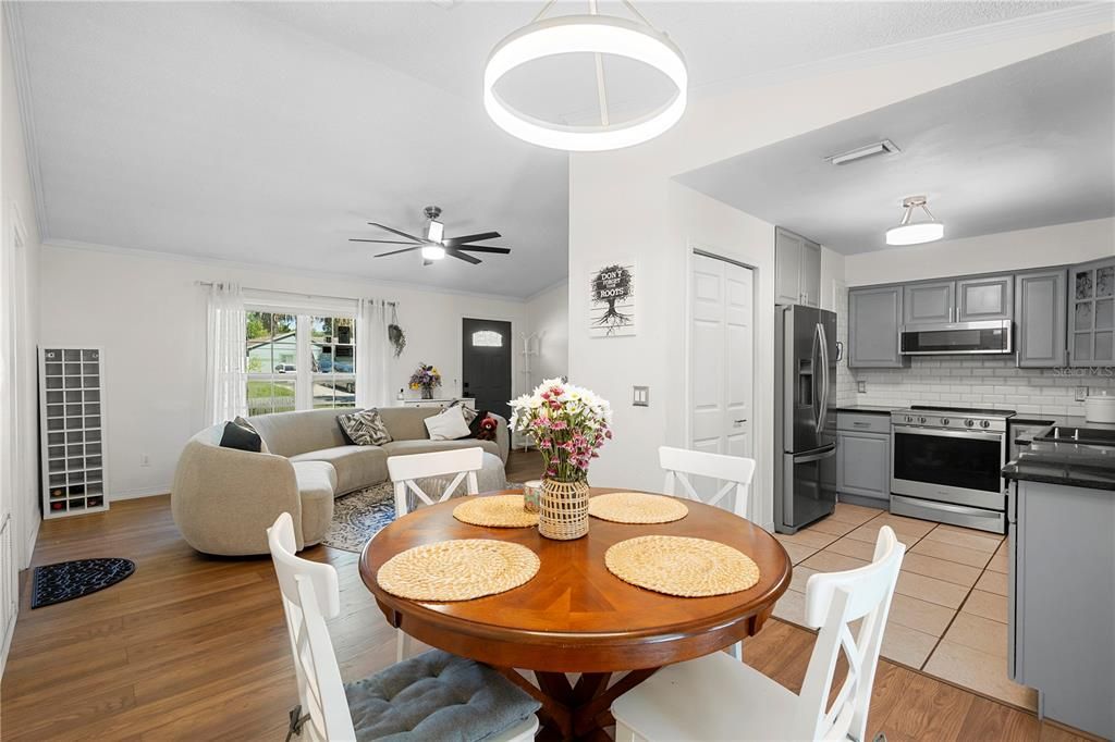 На продажу: $315,000 (3 спален, 2 ванн, 1056 Квадратных фут)