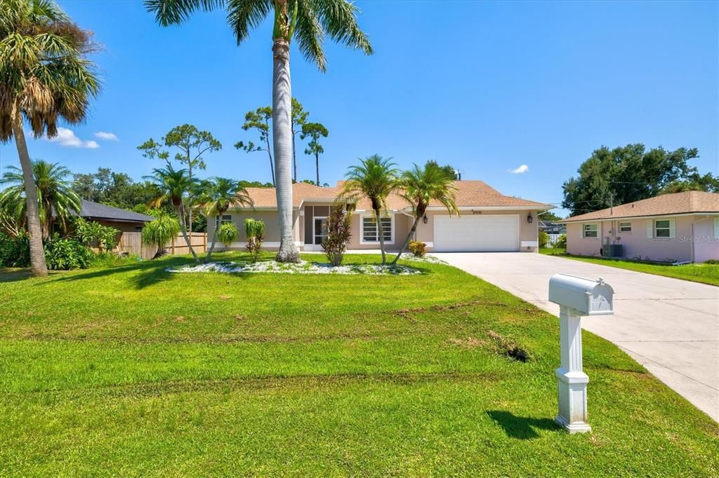 合同活跃: $395,000 (3 贝兹, 2 浴室, 2066 平方英尺)