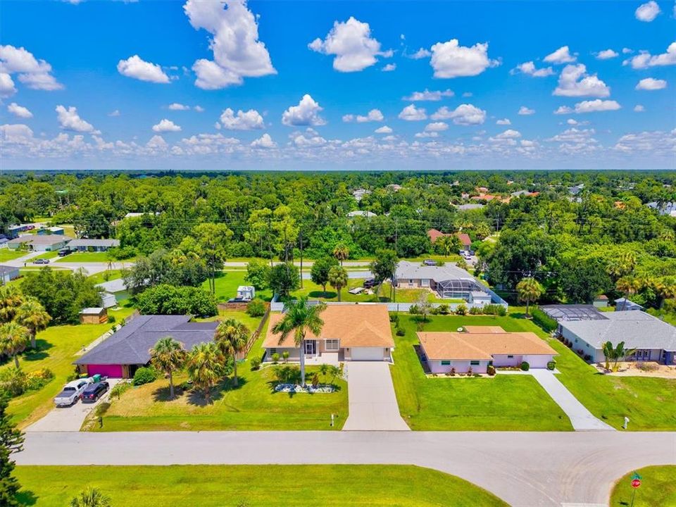 合同活跃: $395,000 (3 贝兹, 2 浴室, 2066 平方英尺)