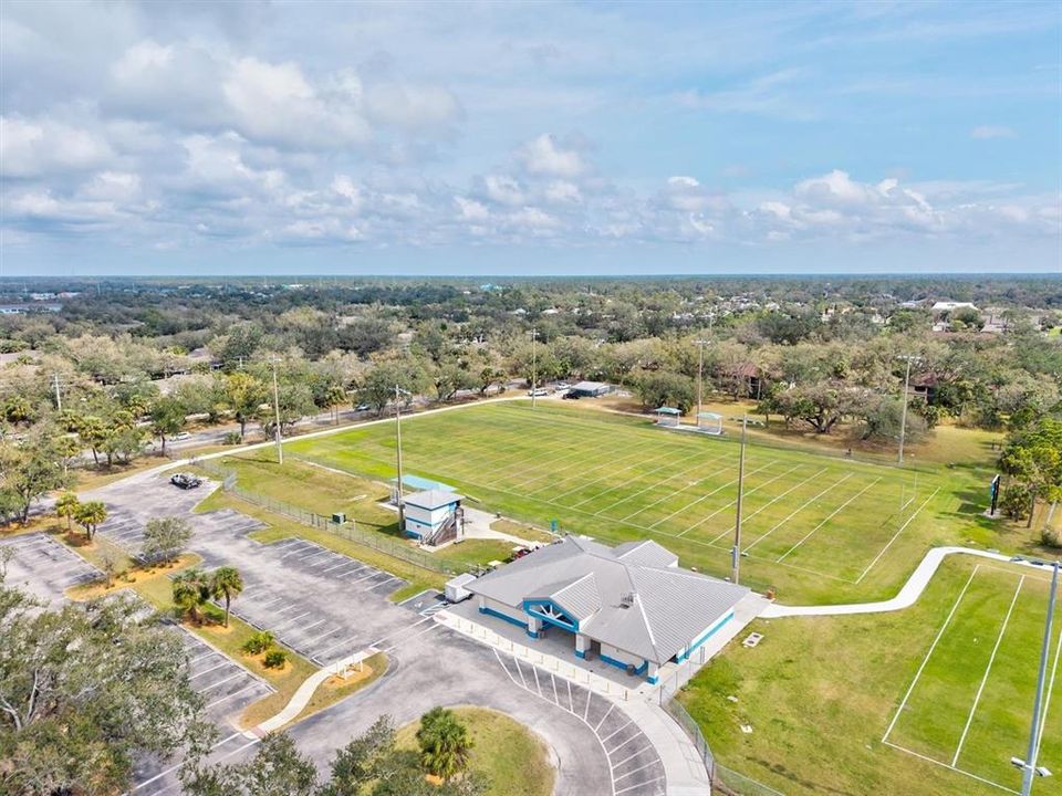 合同活跃: $395,000 (3 贝兹, 2 浴室, 2066 平方英尺)