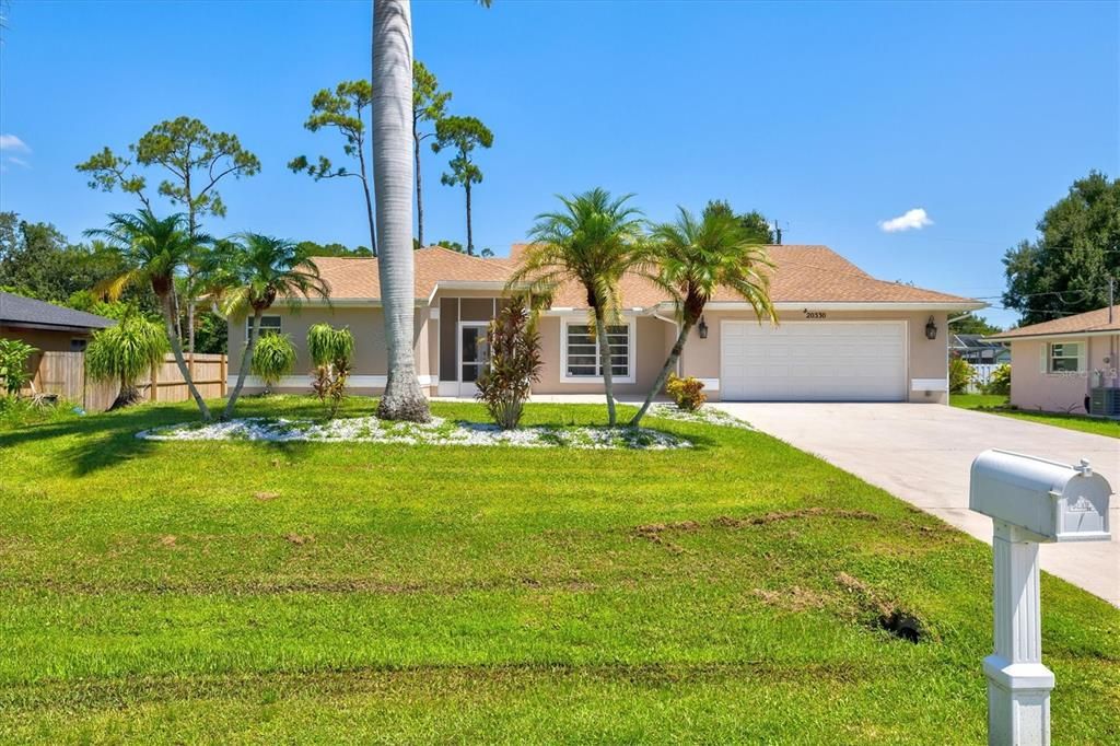 合同活跃: $395,000 (3 贝兹, 2 浴室, 2066 平方英尺)