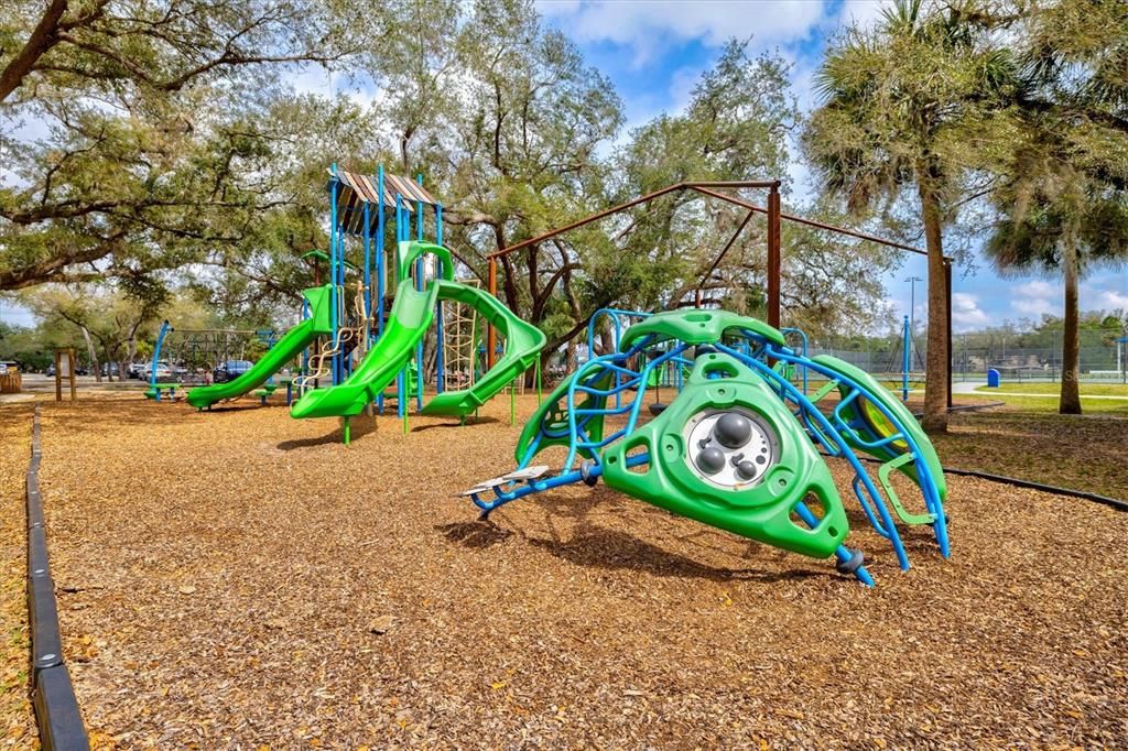 合同活跃: $395,000 (3 贝兹, 2 浴室, 2066 平方英尺)