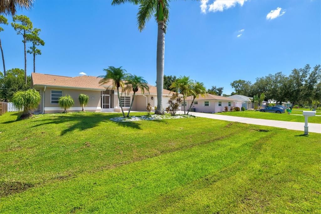 合同活跃: $395,000 (3 贝兹, 2 浴室, 2066 平方英尺)