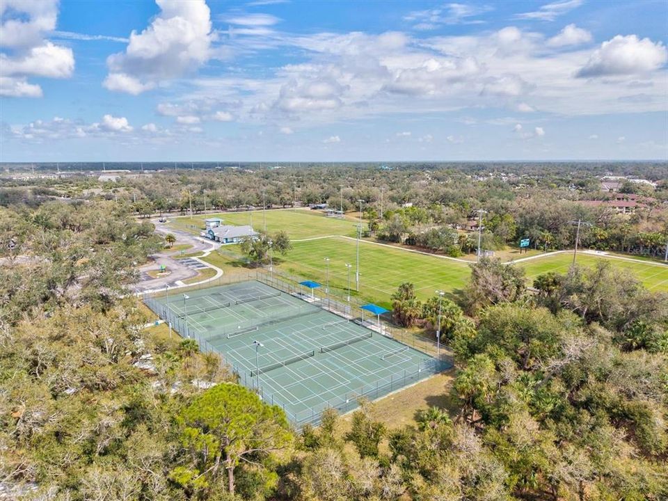 合同活跃: $395,000 (3 贝兹, 2 浴室, 2066 平方英尺)