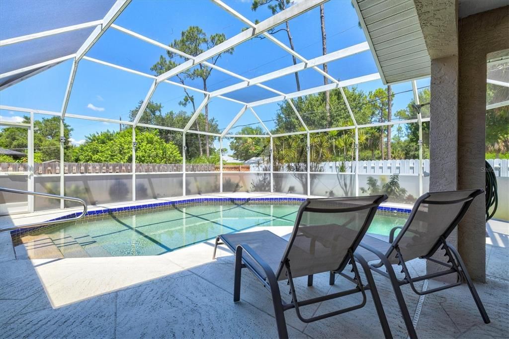 合同活跃: $395,000 (3 贝兹, 2 浴室, 2066 平方英尺)