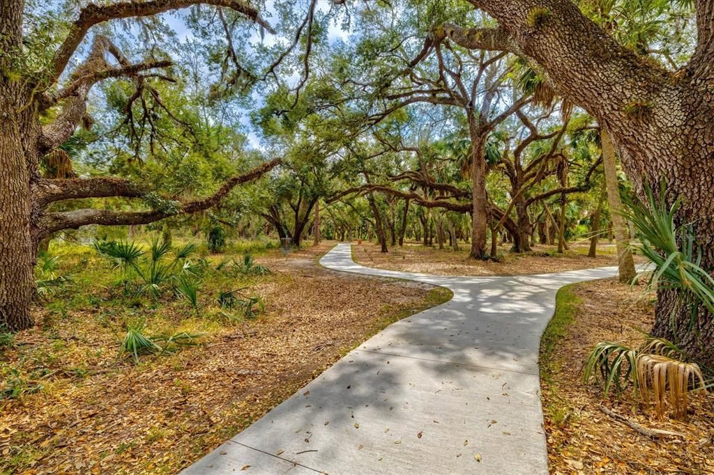 合同活跃: $395,000 (3 贝兹, 2 浴室, 2066 平方英尺)