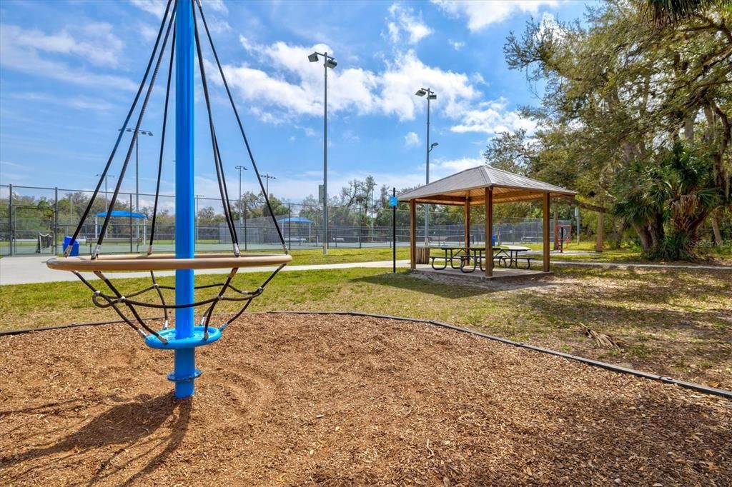 合同活跃: $395,000 (3 贝兹, 2 浴室, 2066 平方英尺)