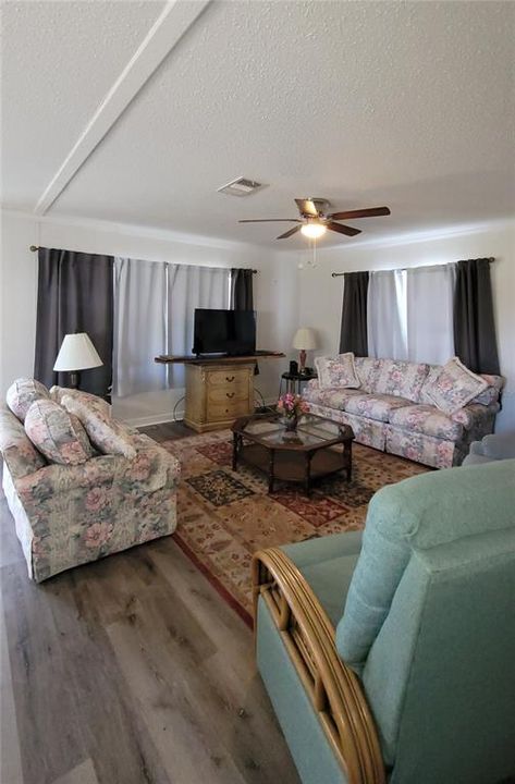 Activo con contrato: $112,500 (2 camas, 2 baños, 1040 Pies cuadrados)