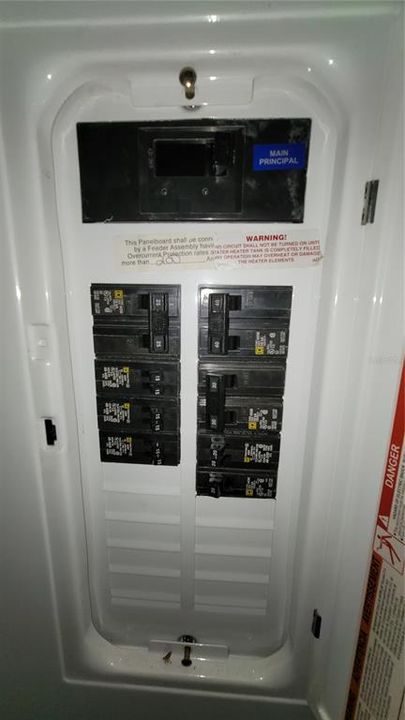 Activo con contrato: $112,500 (2 camas, 2 baños, 1040 Pies cuadrados)