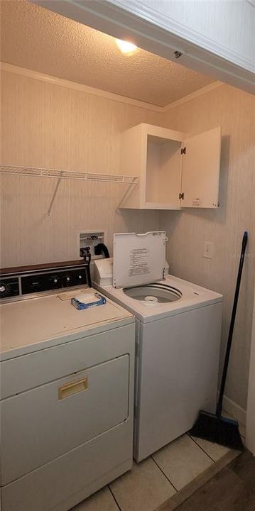 Activo con contrato: $112,500 (2 camas, 2 baños, 1040 Pies cuadrados)