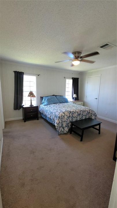 Activo con contrato: $112,500 (2 camas, 2 baños, 1040 Pies cuadrados)