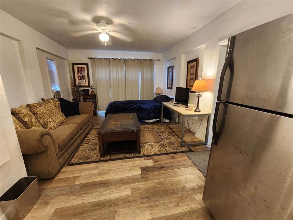 待售: $600,000 (2 贝兹, 0 浴室, 1127 平方英尺)