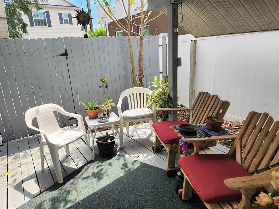 待售: $600,000 (2 贝兹, 0 浴室, 1127 平方英尺)