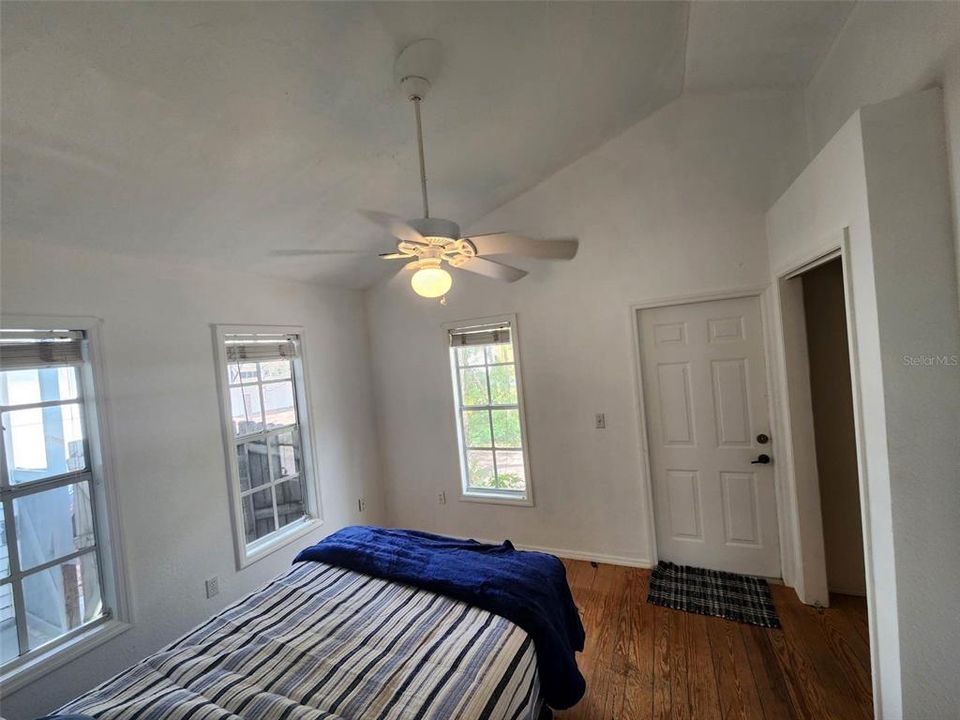 待售: $600,000 (2 贝兹, 0 浴室, 1127 平方英尺)