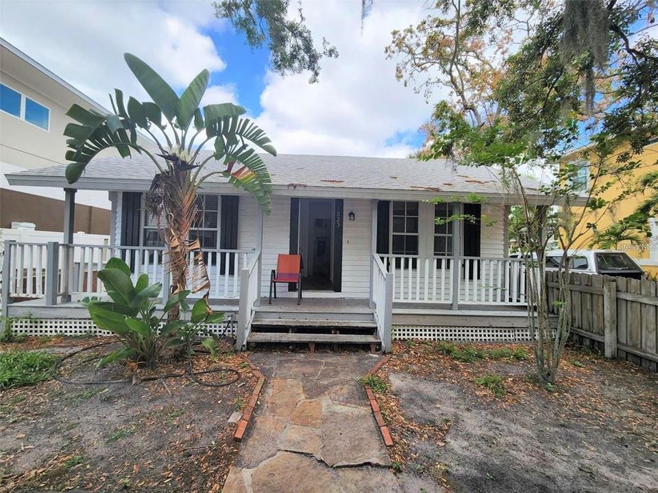 待售: $600,000 (2 贝兹, 0 浴室, 1127 平方英尺)