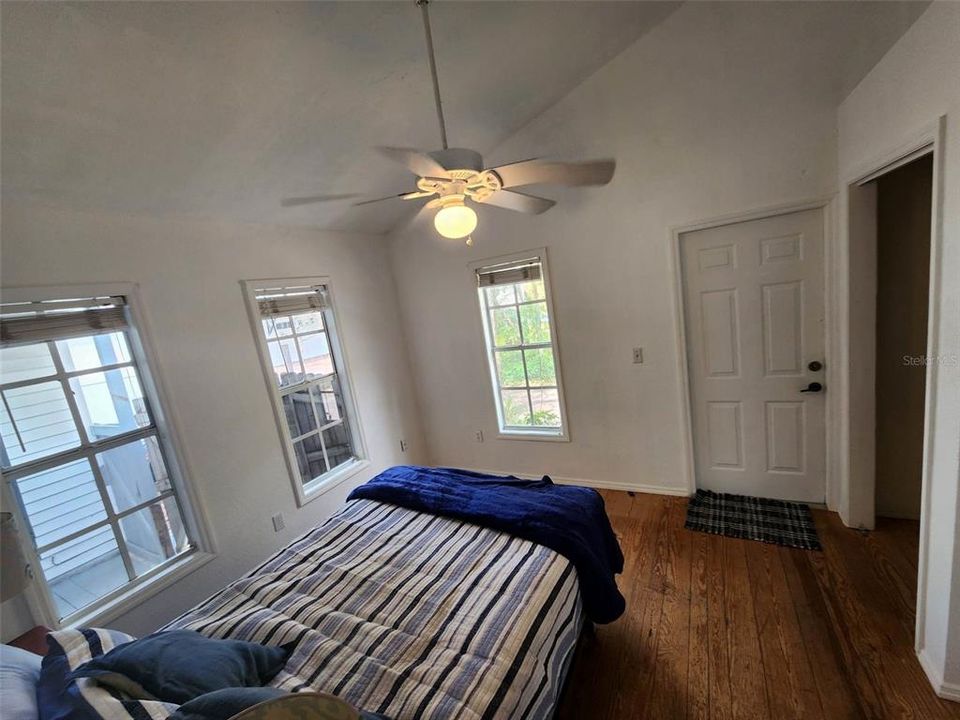 待售: $600,000 (2 贝兹, 0 浴室, 1127 平方英尺)