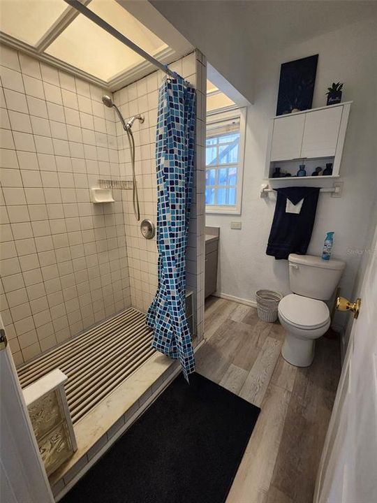 待售: $600,000 (2 贝兹, 0 浴室, 1127 平方英尺)