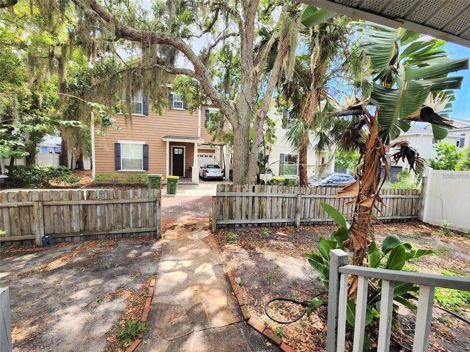 待售: $600,000 (2 贝兹, 0 浴室, 1127 平方英尺)