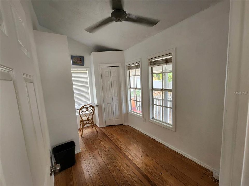 待售: $600,000 (2 贝兹, 0 浴室, 1127 平方英尺)