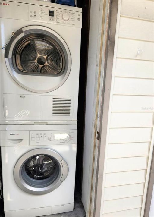 待售: $600,000 (2 贝兹, 0 浴室, 1127 平方英尺)