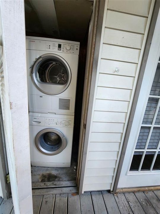 待售: $600,000 (2 贝兹, 0 浴室, 1127 平方英尺)