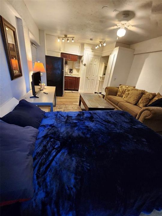 待售: $600,000 (2 贝兹, 0 浴室, 1127 平方英尺)