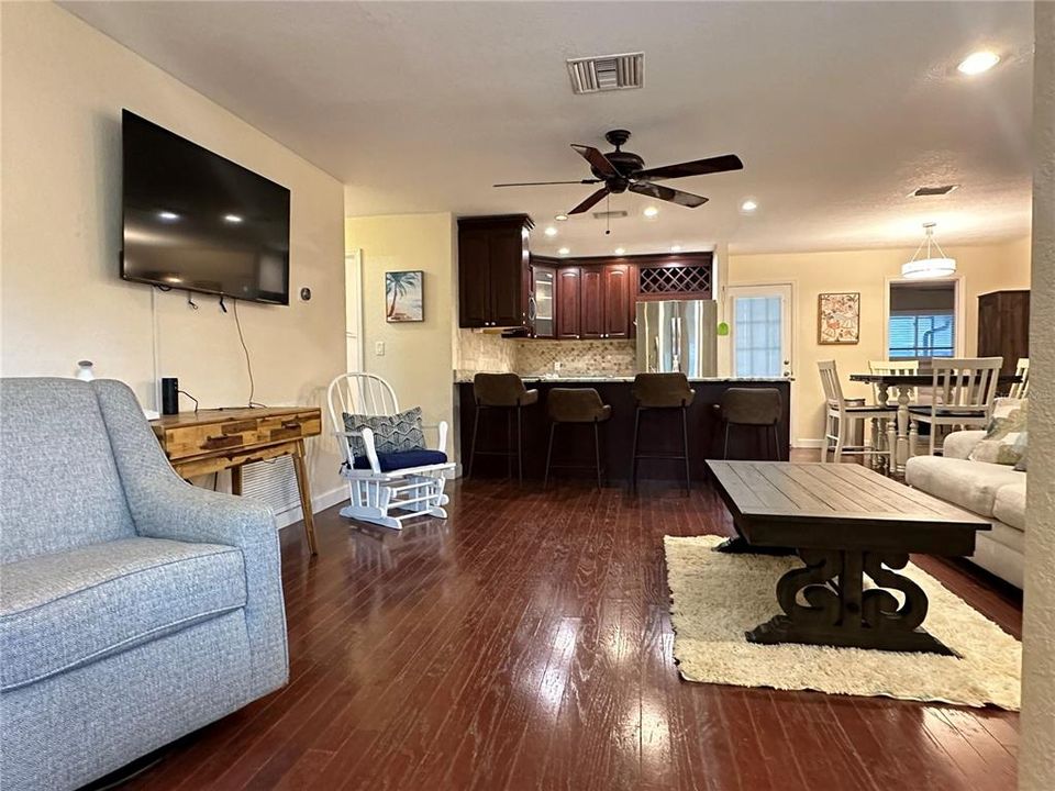 For Rent: $5,000 (4 beds, 2 baths, 1383 Square Feet)