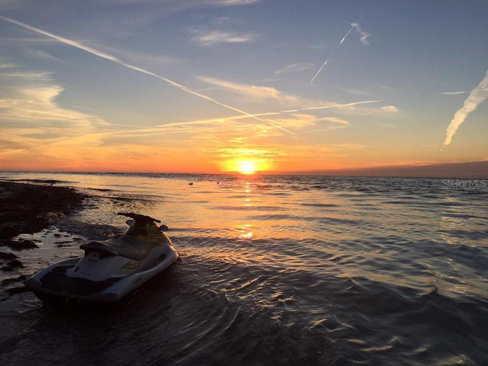 For Rent: $5,000 (4 beds, 2 baths, 1383 Square Feet)