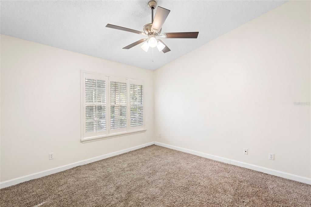 На продажу: $279,000 (3 спален, 2 ванн, 1320 Квадратных фут)