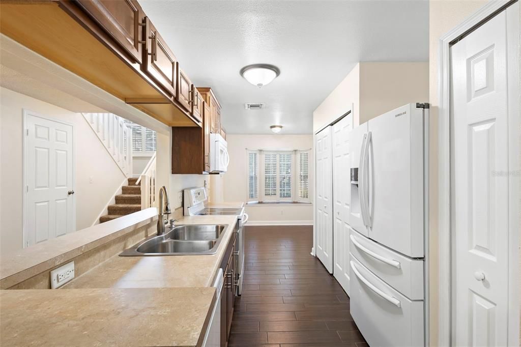 На продажу: $279,000 (3 спален, 2 ванн, 1320 Квадратных фут)