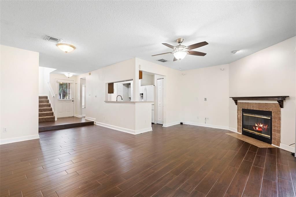 На продажу: $279,000 (3 спален, 2 ванн, 1320 Квадратных фут)