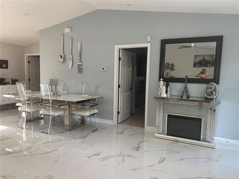 待售: $1,550,000 (4 贝兹, 3 浴室, 1624 平方英尺)