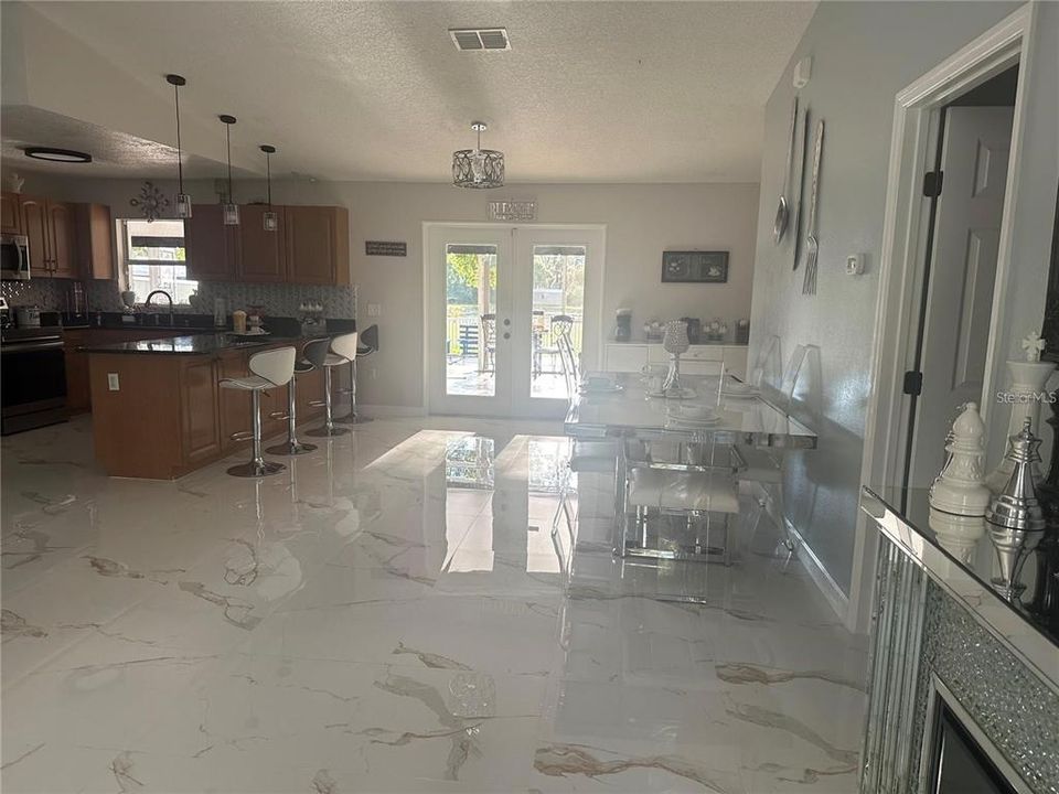 待售: $1,550,000 (4 贝兹, 3 浴室, 1624 平方英尺)