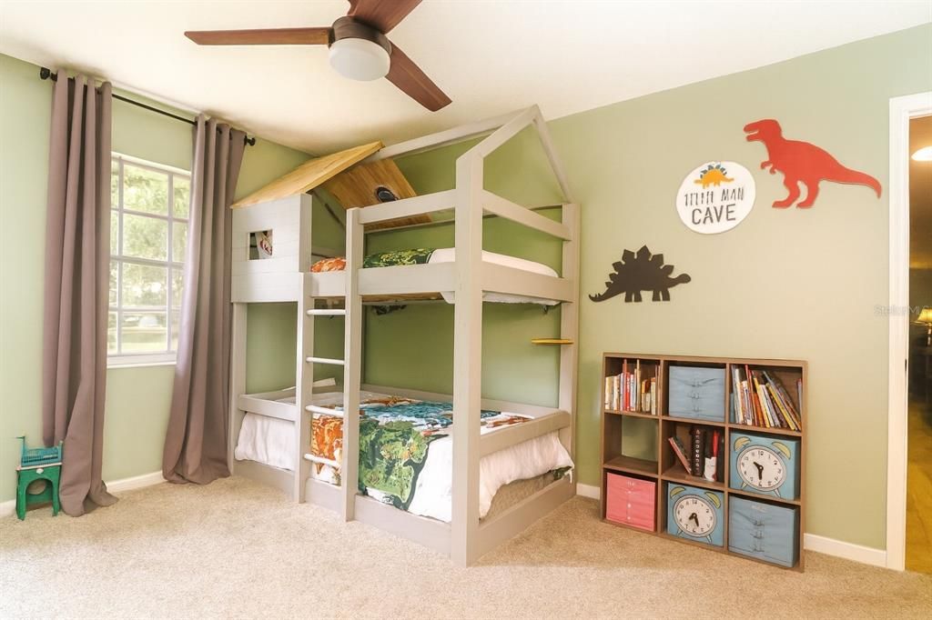 For Sale: $329,499 (3 beds, 2 baths, 1868 Square Feet)