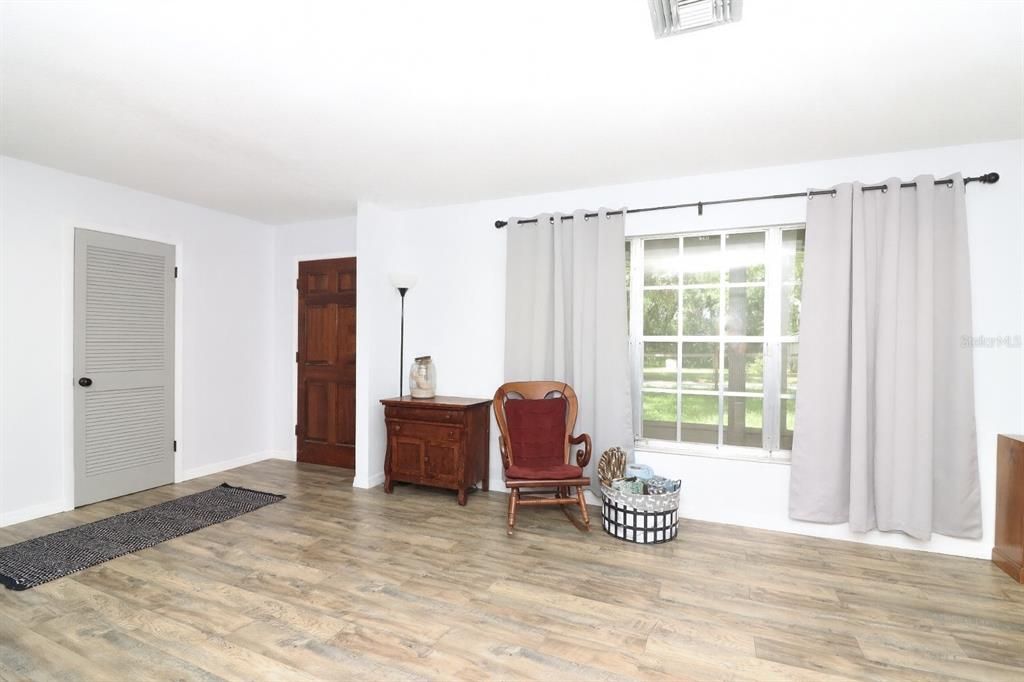 For Sale: $329,499 (3 beds, 2 baths, 1868 Square Feet)