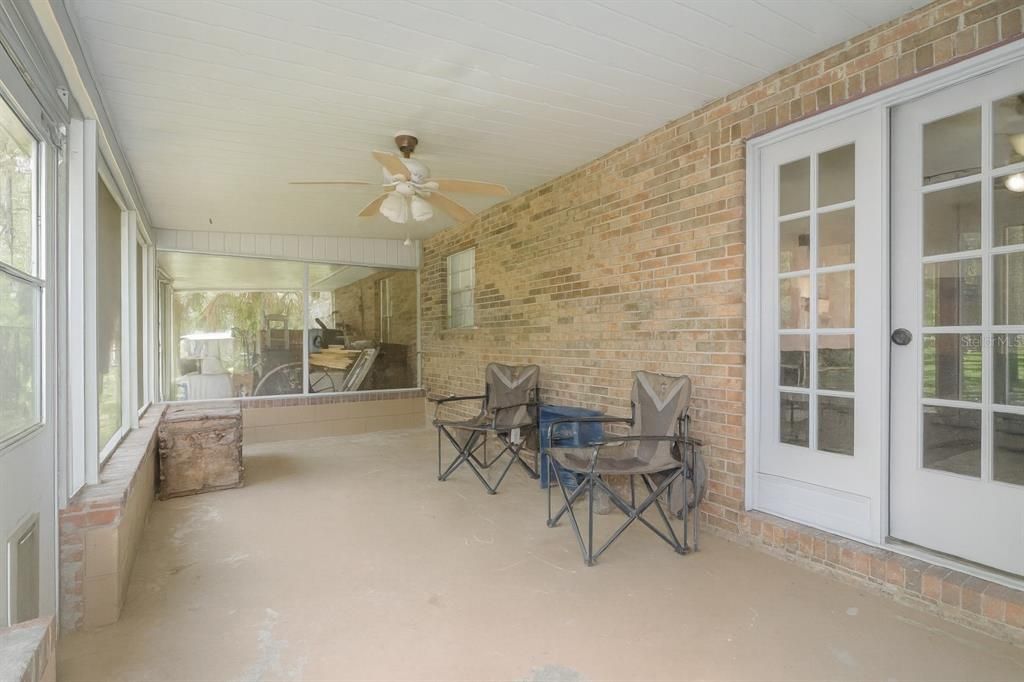 For Sale: $329,499 (3 beds, 2 baths, 1868 Square Feet)
