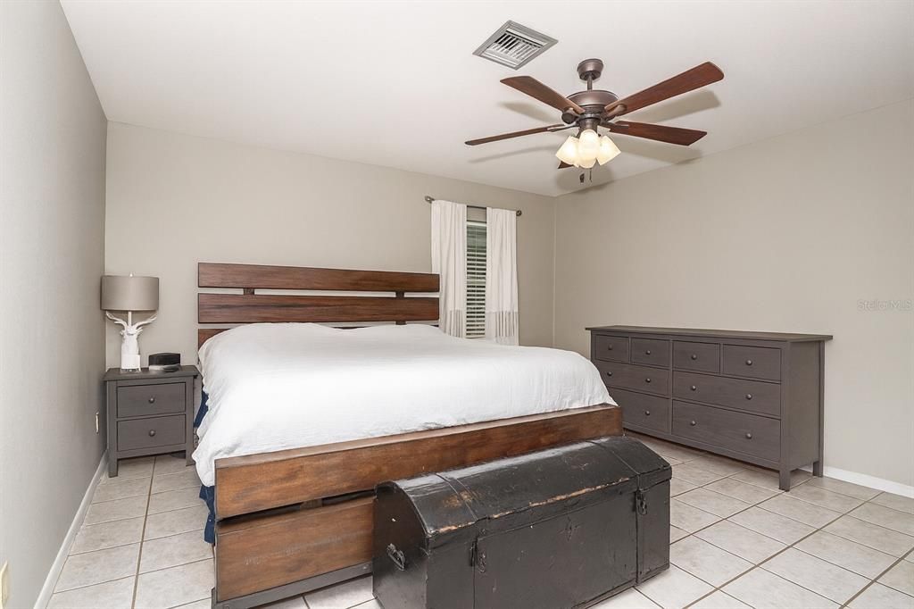 For Sale: $329,499 (3 beds, 2 baths, 1868 Square Feet)