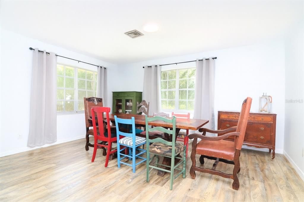 For Sale: $329,499 (3 beds, 2 baths, 1868 Square Feet)