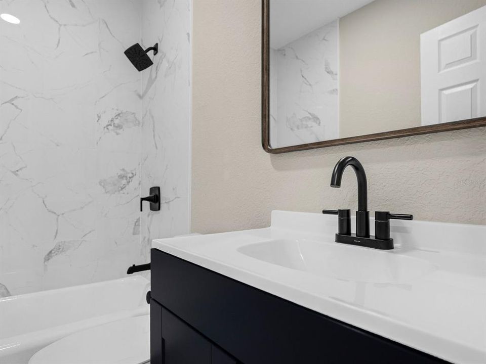 На продажу: $229,500 (3 спален, 1 ванн, 1183 Квадратных фут)