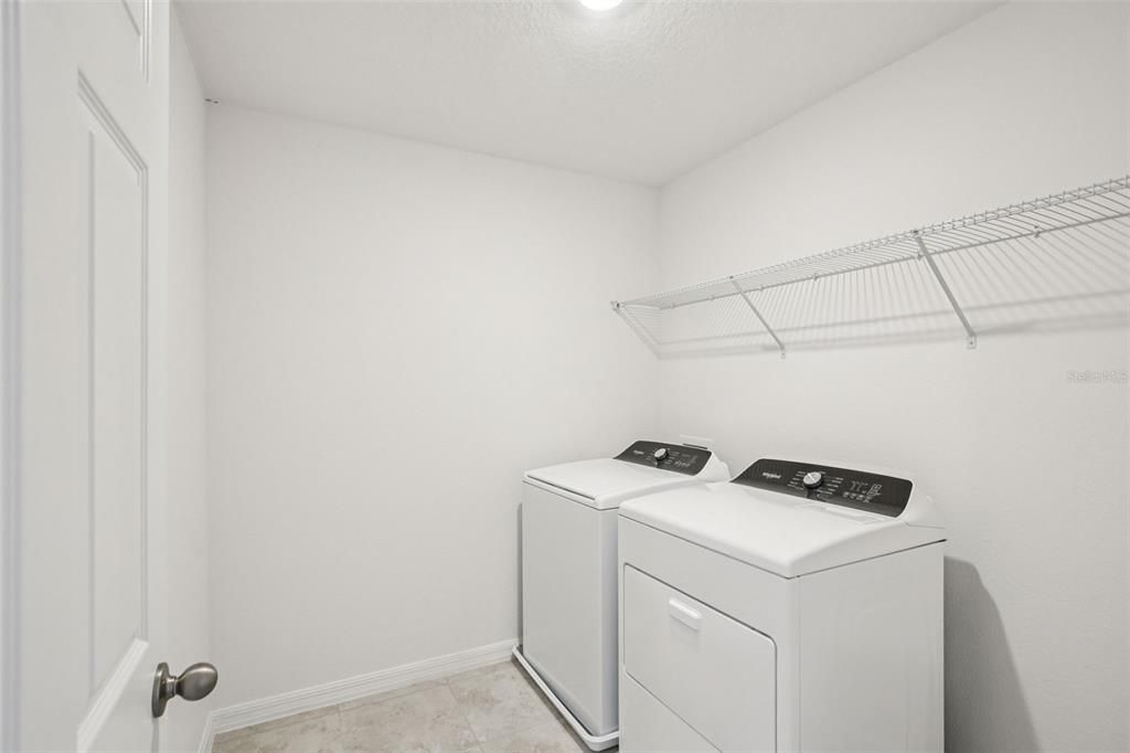 Под контрактом: $370,000 (4 спален, 3 ванн, 2387 Квадратных фут)