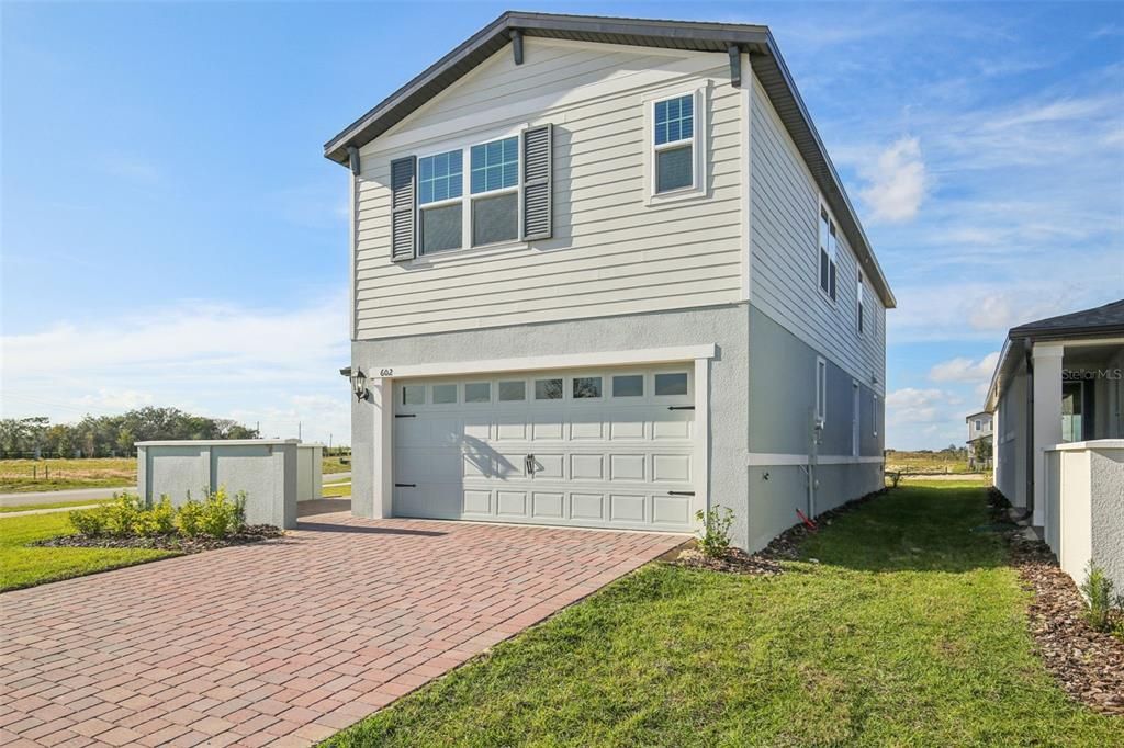 Под контрактом: $370,000 (4 спален, 3 ванн, 2387 Квадратных фут)