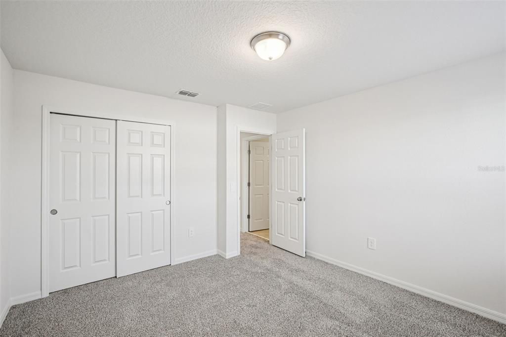 Под контрактом: $370,000 (4 спален, 3 ванн, 2387 Квадратных фут)