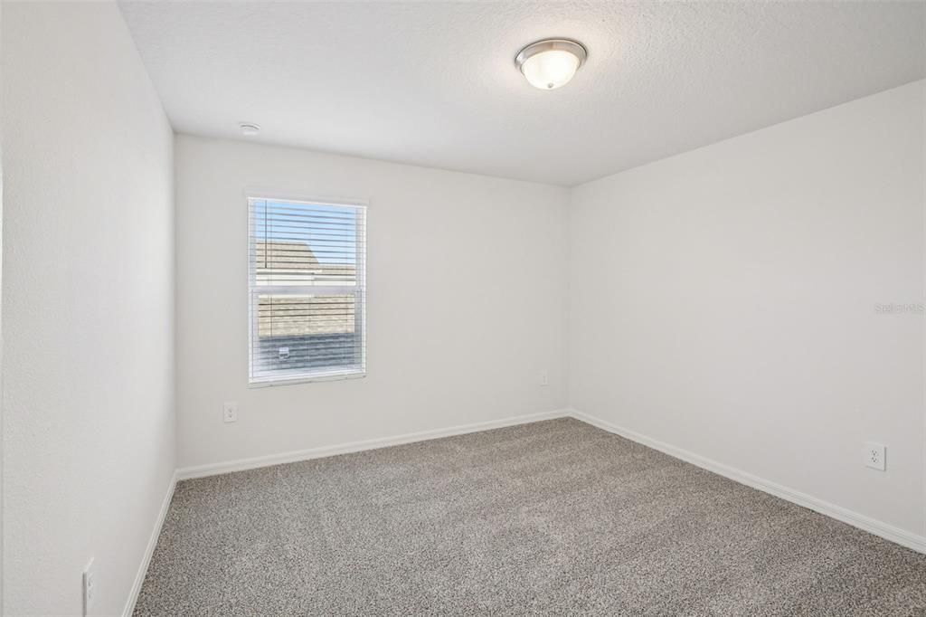 Под контрактом: $370,000 (4 спален, 3 ванн, 2387 Квадратных фут)