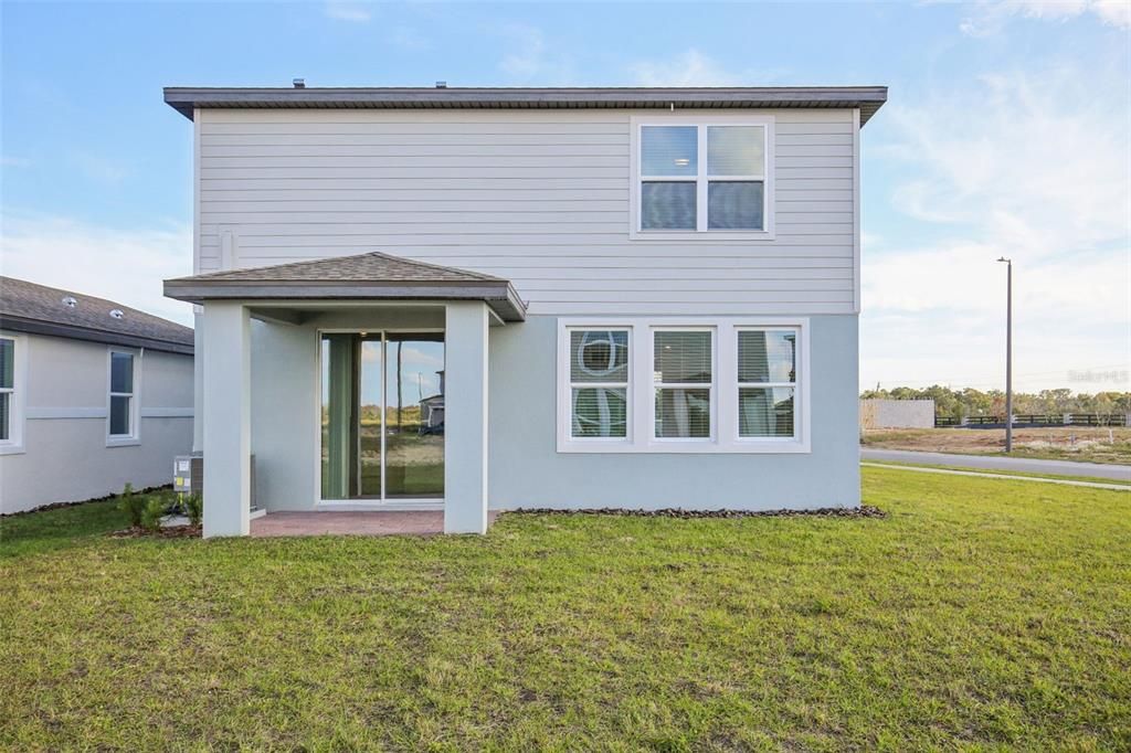 Под контрактом: $370,000 (4 спален, 3 ванн, 2387 Квадратных фут)