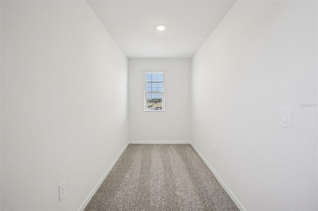 Под контрактом: $370,000 (4 спален, 3 ванн, 2387 Квадратных фут)