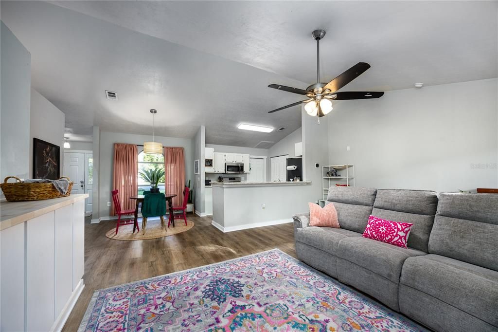 Active With Contract: $330,000 (4 beds, 2 baths, 1556 Square Feet)