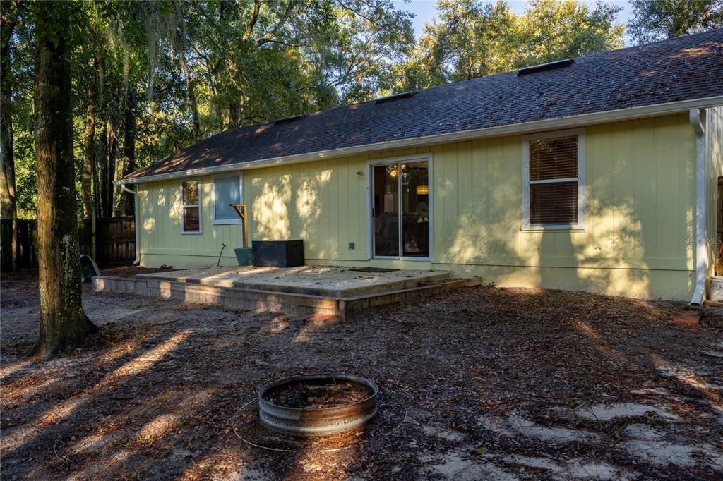 Active With Contract: $330,000 (4 beds, 2 baths, 1556 Square Feet)