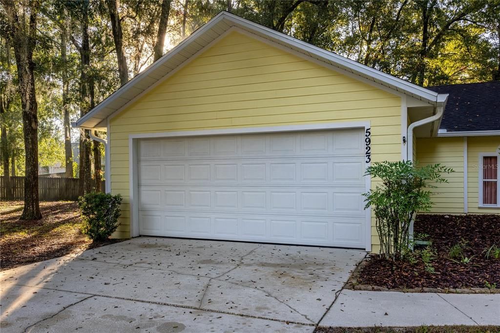 Active With Contract: $330,000 (4 beds, 2 baths, 1556 Square Feet)