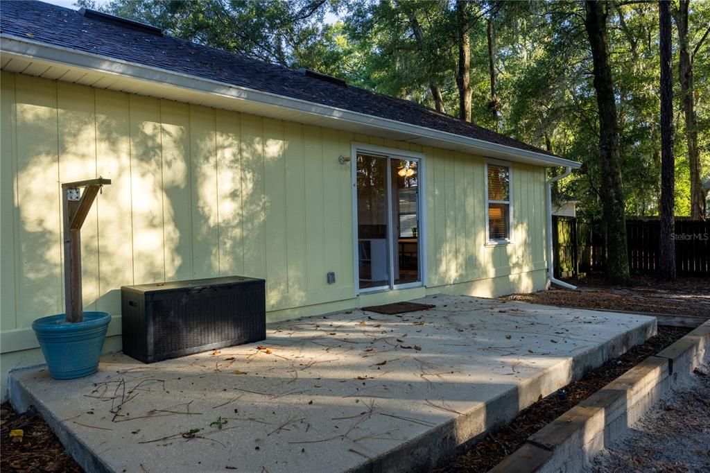 Active With Contract: $330,000 (4 beds, 2 baths, 1556 Square Feet)